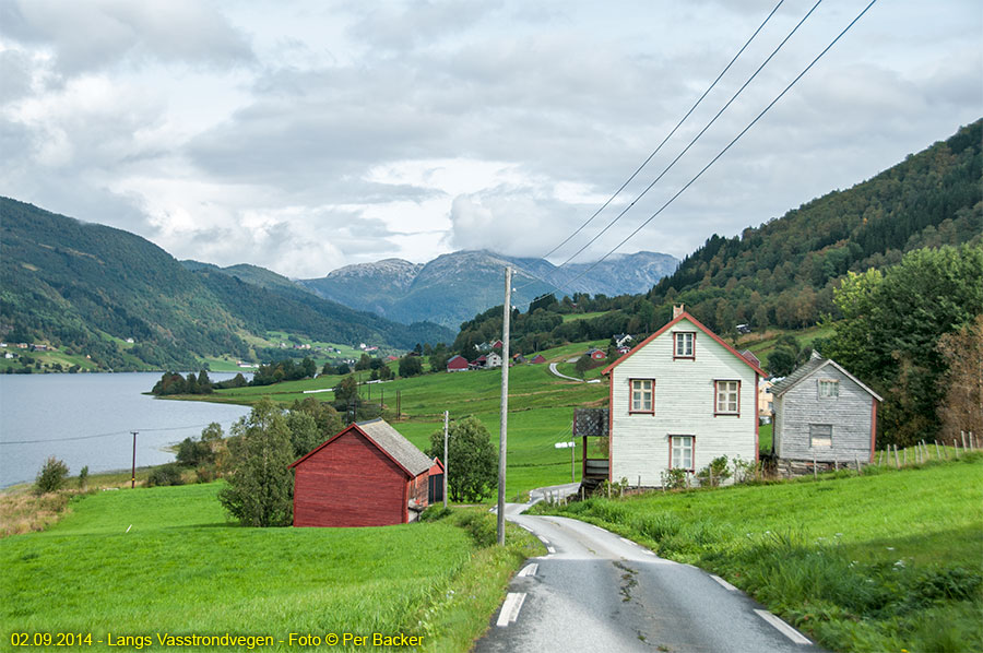 Langs Vasstrondvegen