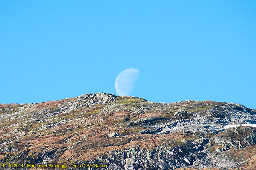 Måne over Skreieggja