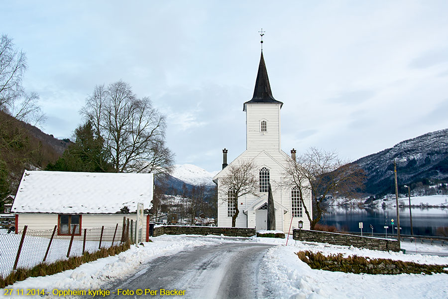 Oppheim kyrkje