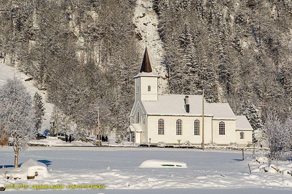 Oppheim kyrkje