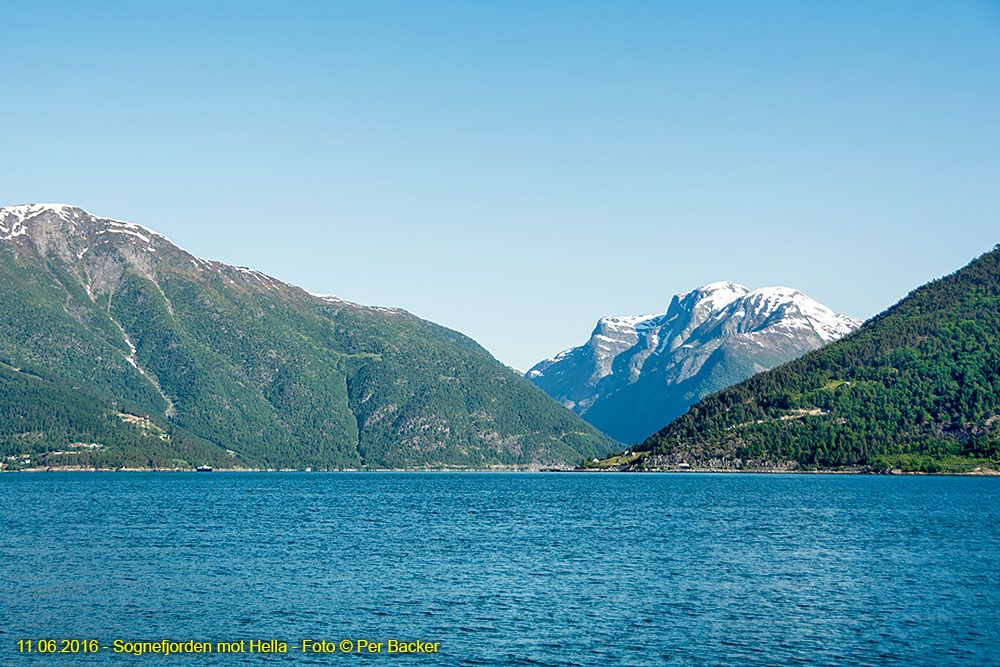 Sognefjorden mot Hella