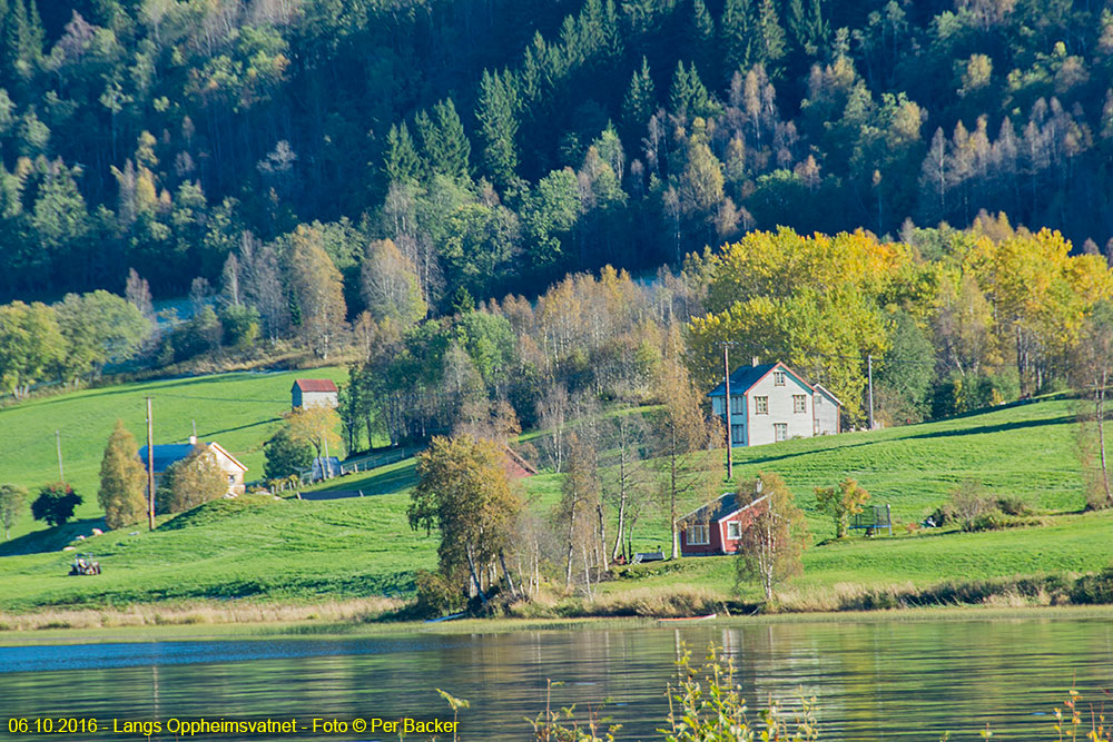 Langs Oppheimsvatnet