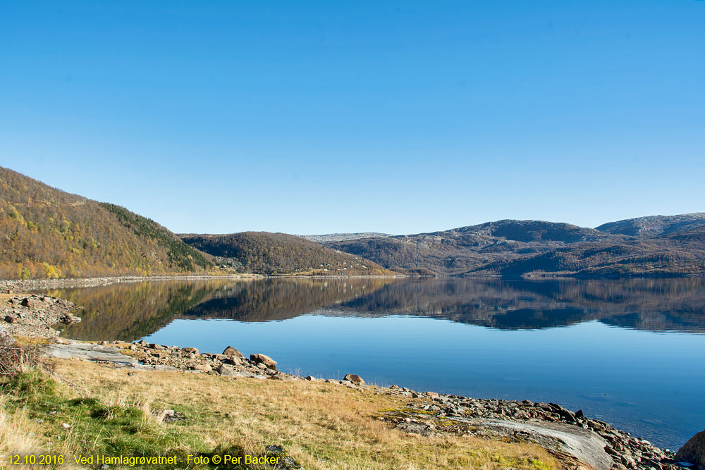 Ved Hamlagrøvatnet