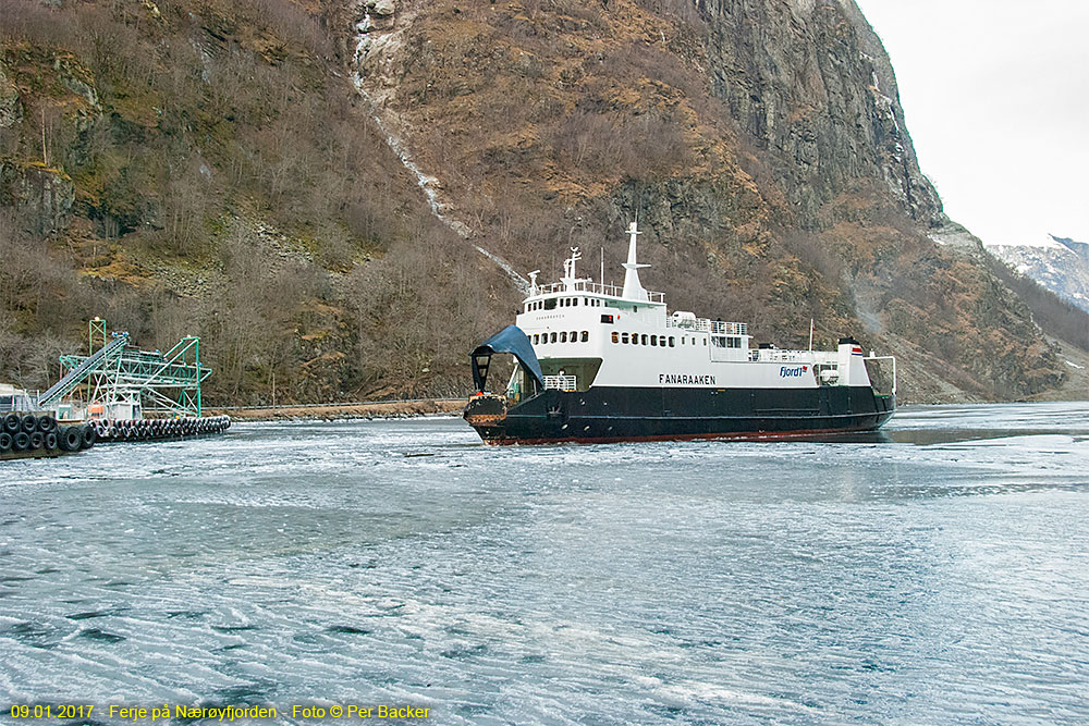 Ferje på Nærøyfjorden