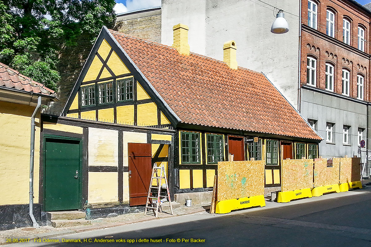 Frå Odense, Danmark - H.C. Andersens voks opp i dette huset.