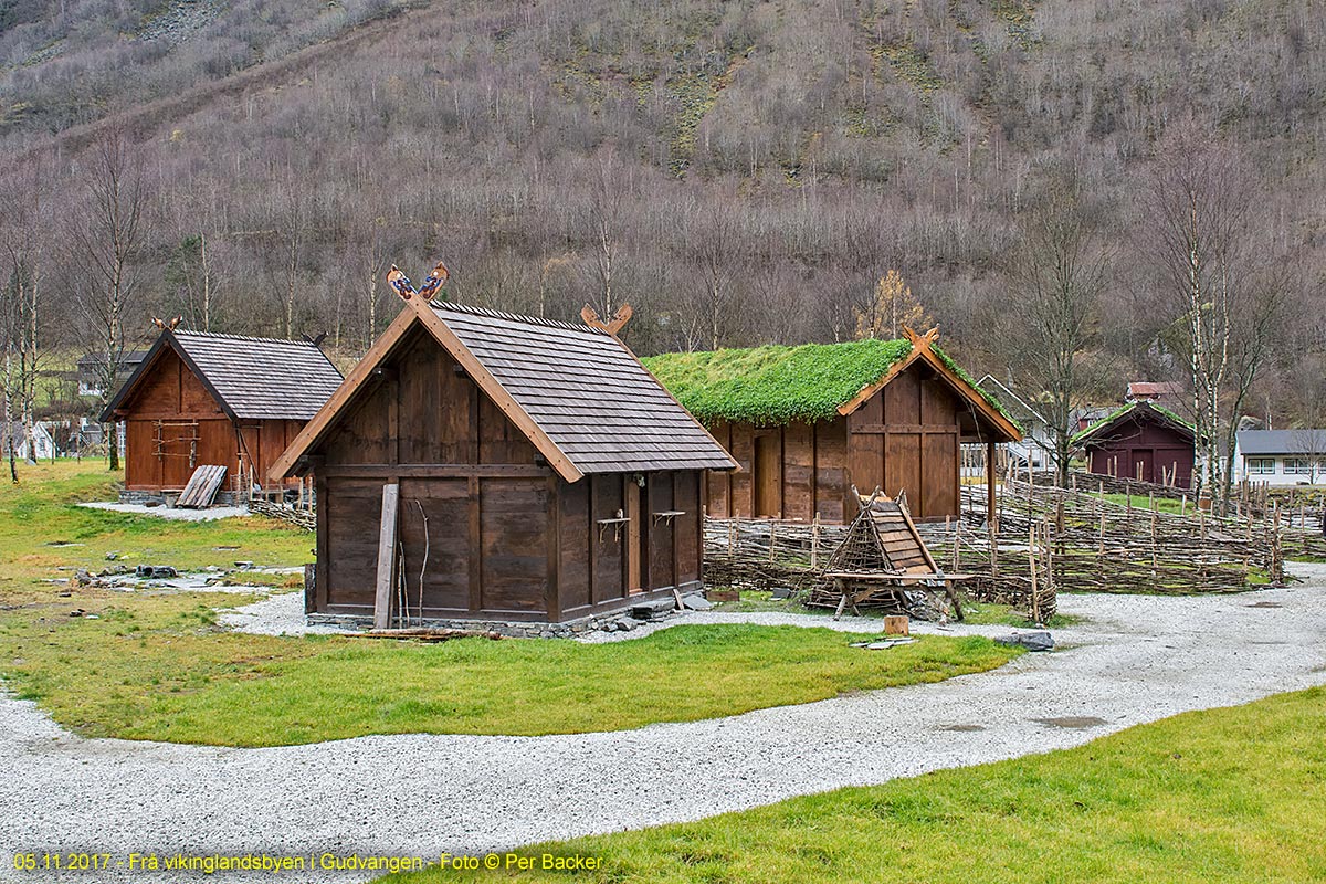 Frå vikinglandsbyen i Gudvangen