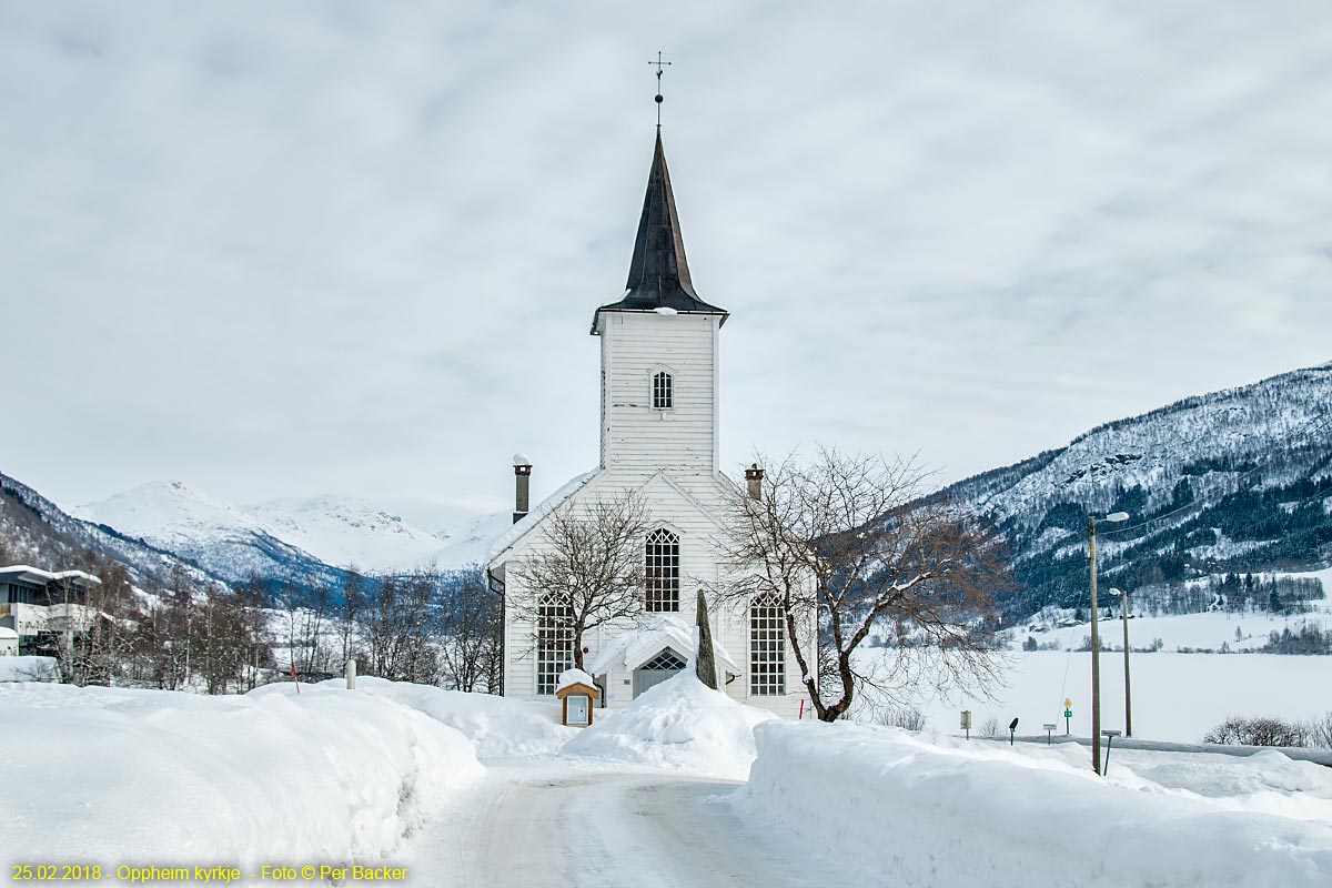 Oppheim kyrkje