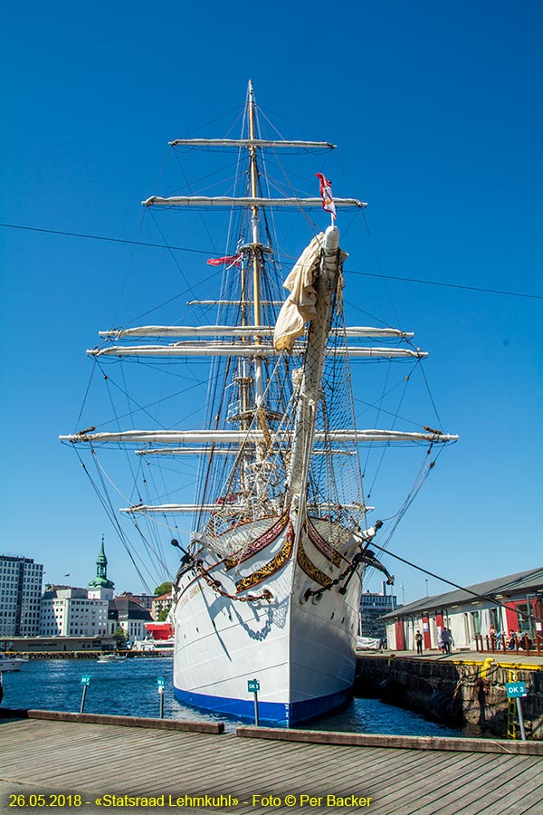 "Statsraad Lehmkuhl"