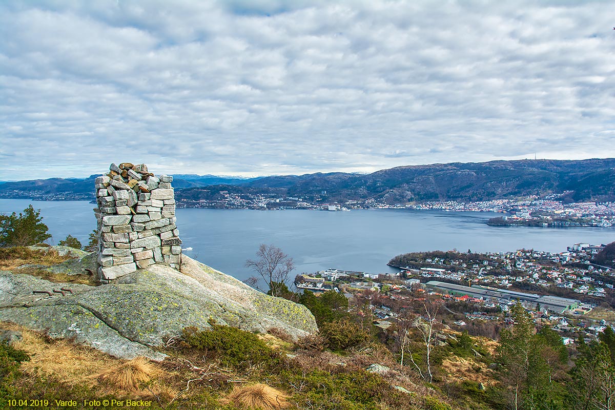 Varde på Ørnafjellet, Lyderhorn