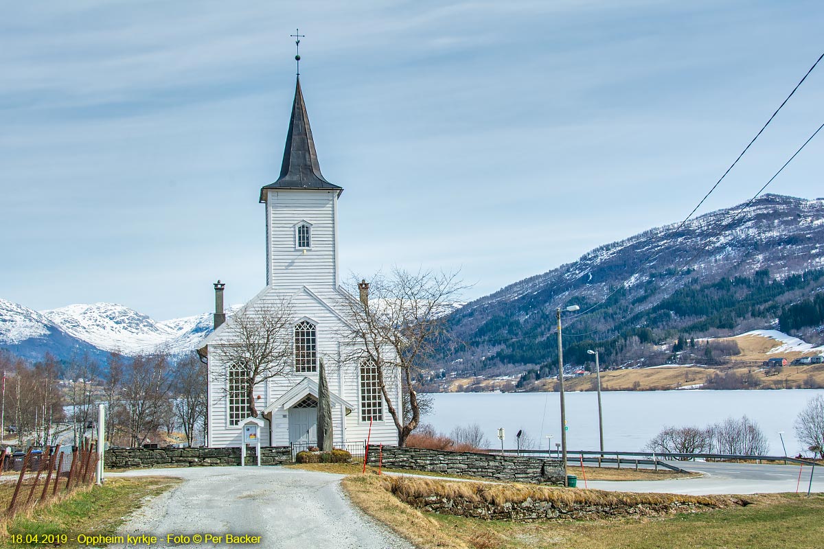 Oppheim kyrkje