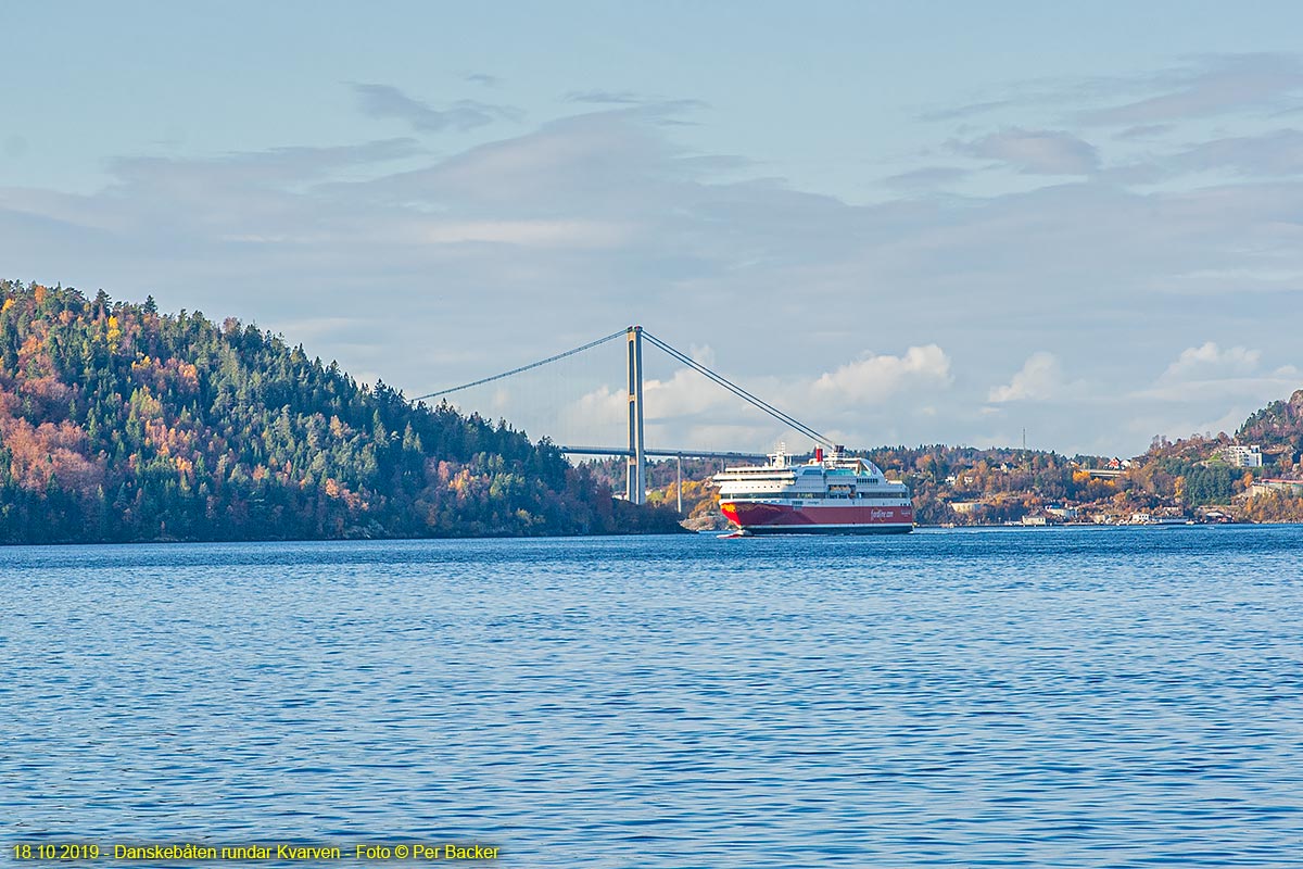 Danskebåten rundar Kvarven