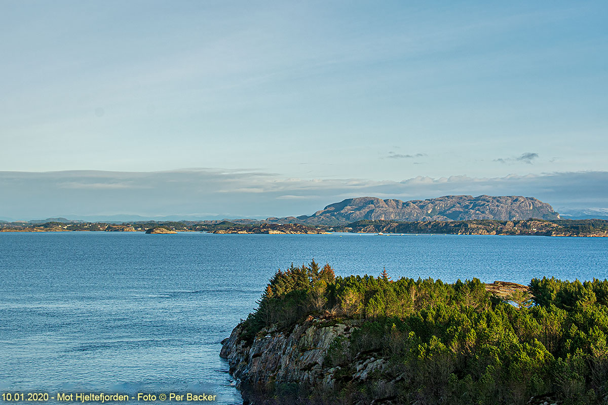 Mot Hjeltefjorden