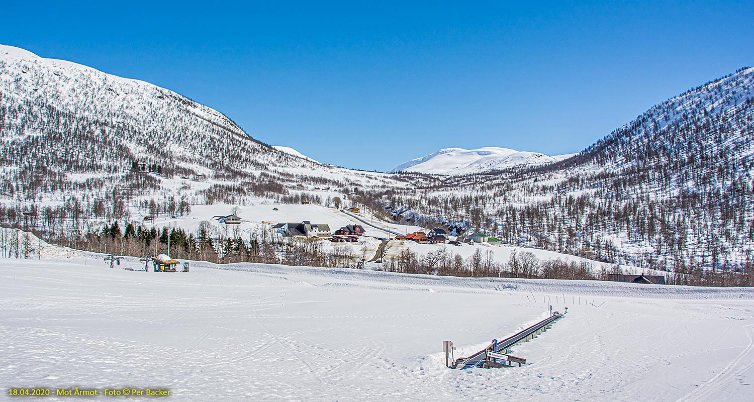 Mot Årmot