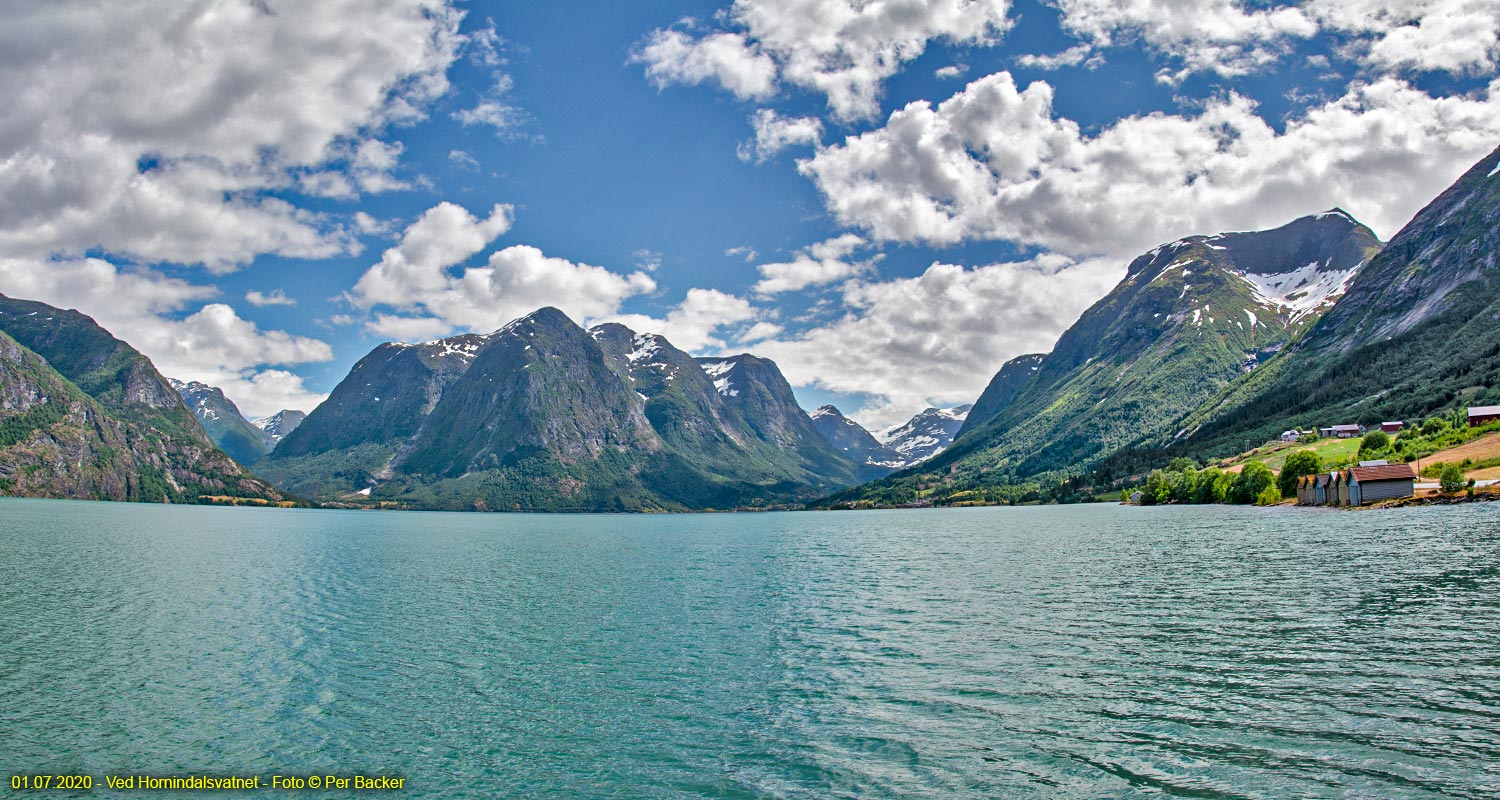 Ved Hornindalsvatnet