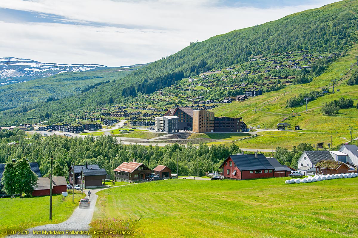 Mot Myrkdalen Fjellandsby