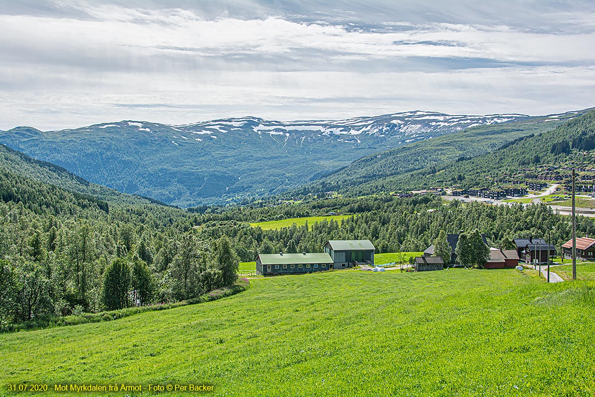 Mot Myrkdalen frå Årmot