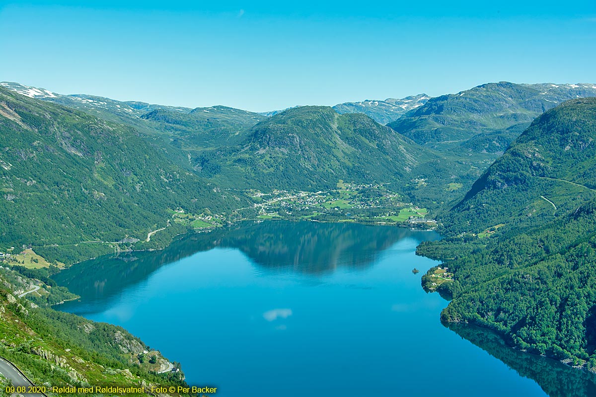 Røldal med Røldalsvatnet