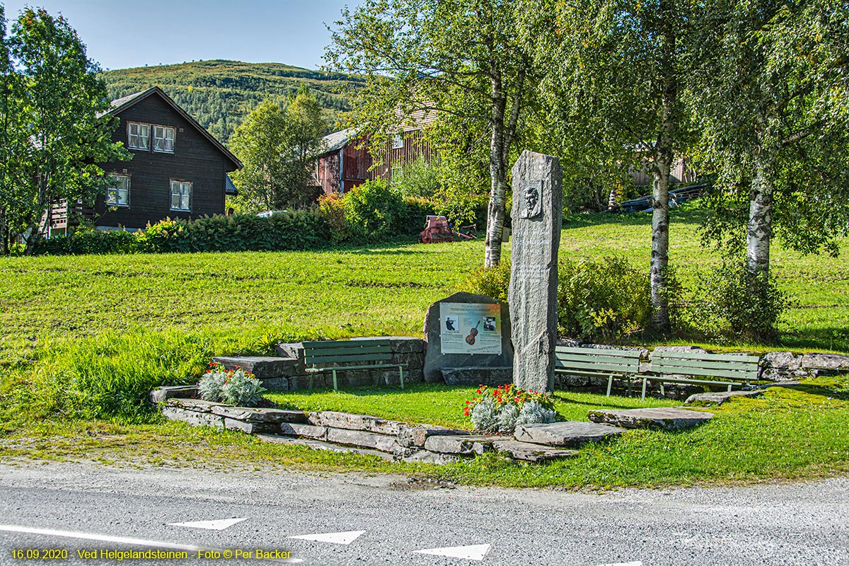 Ved Helgelandsteinen