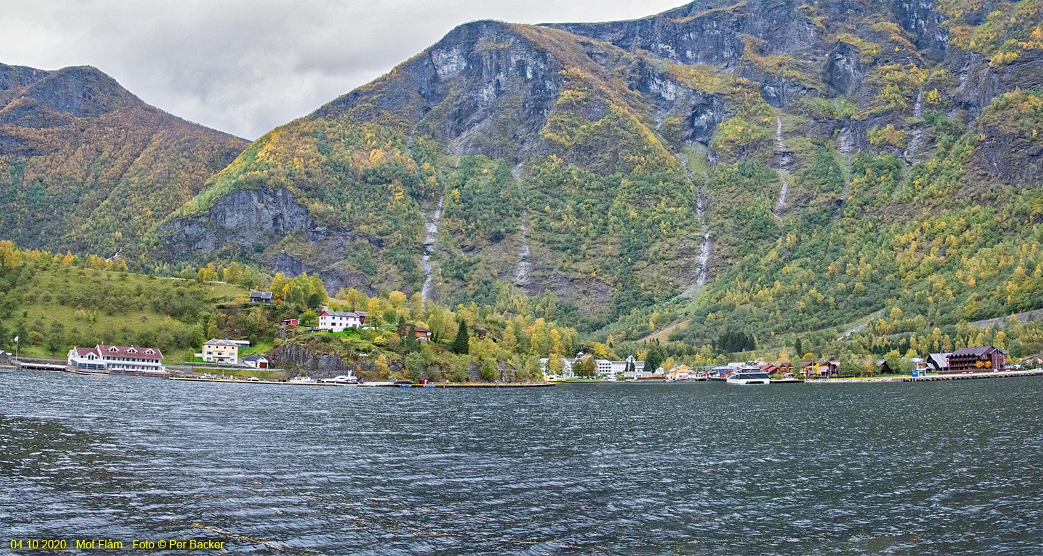 Mot Flåm