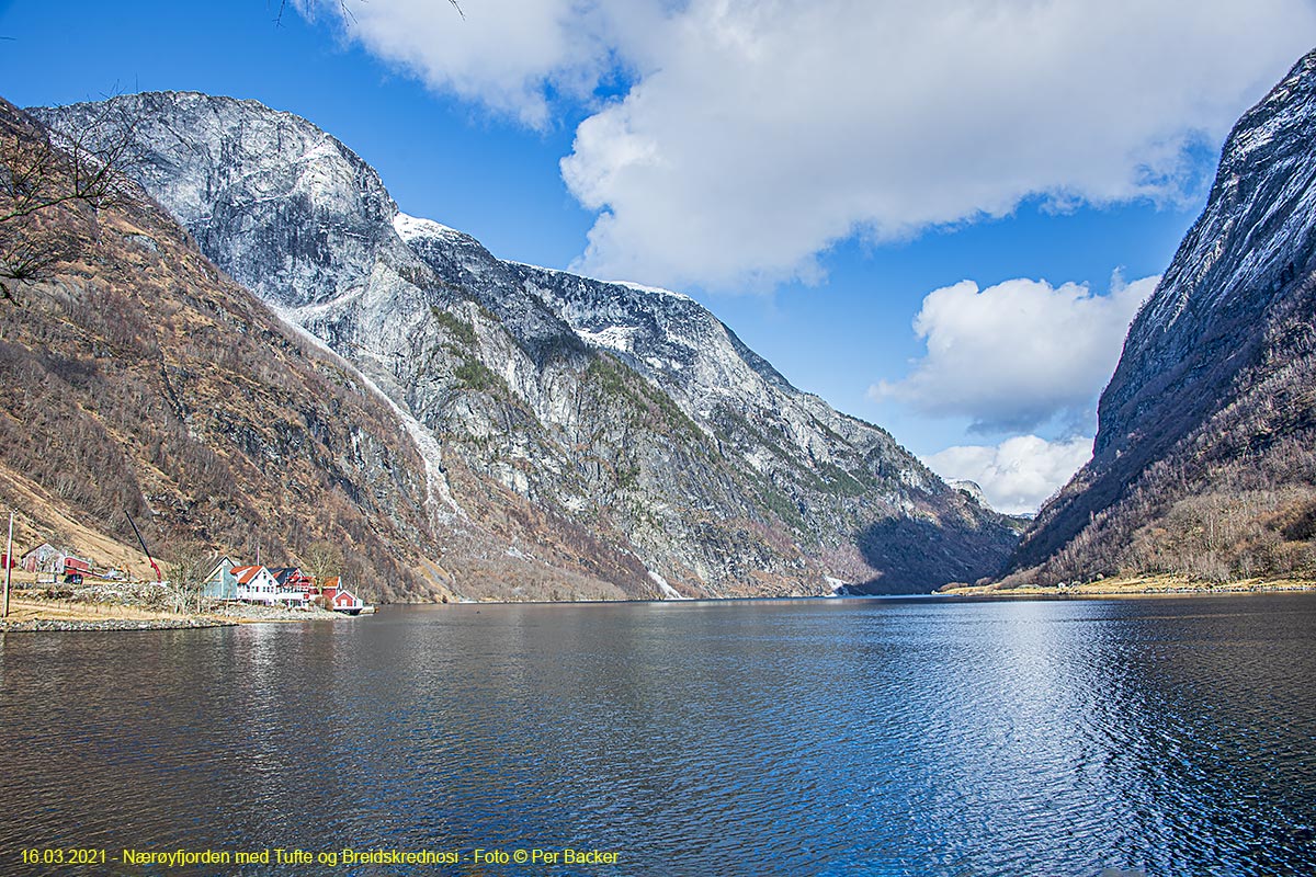 Frå Nærøyfjorden med Tufte og Breiskrednosi