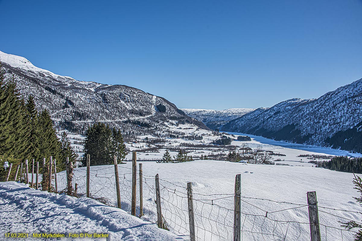 Mot Myrkdalen