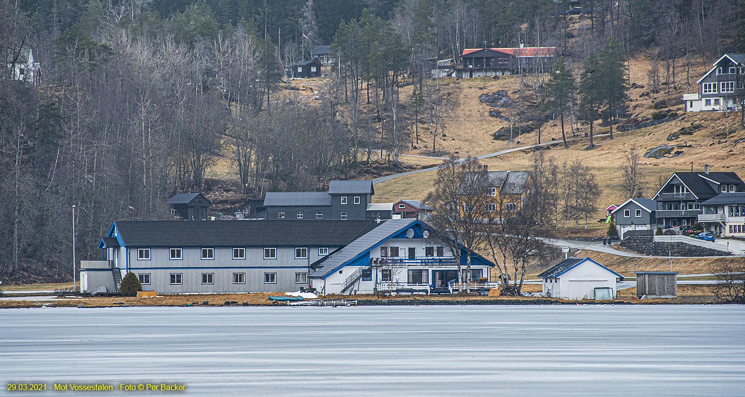 Mot Vossestølen