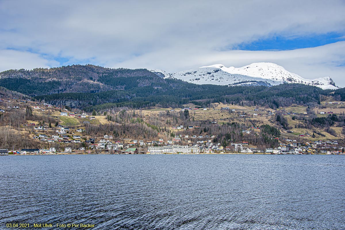 Mot Ulvik