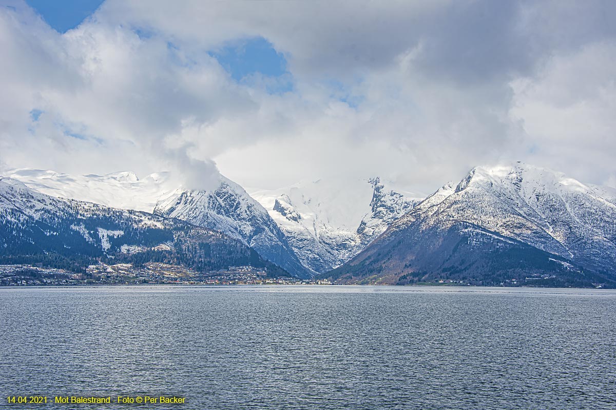 Mot Balestrand