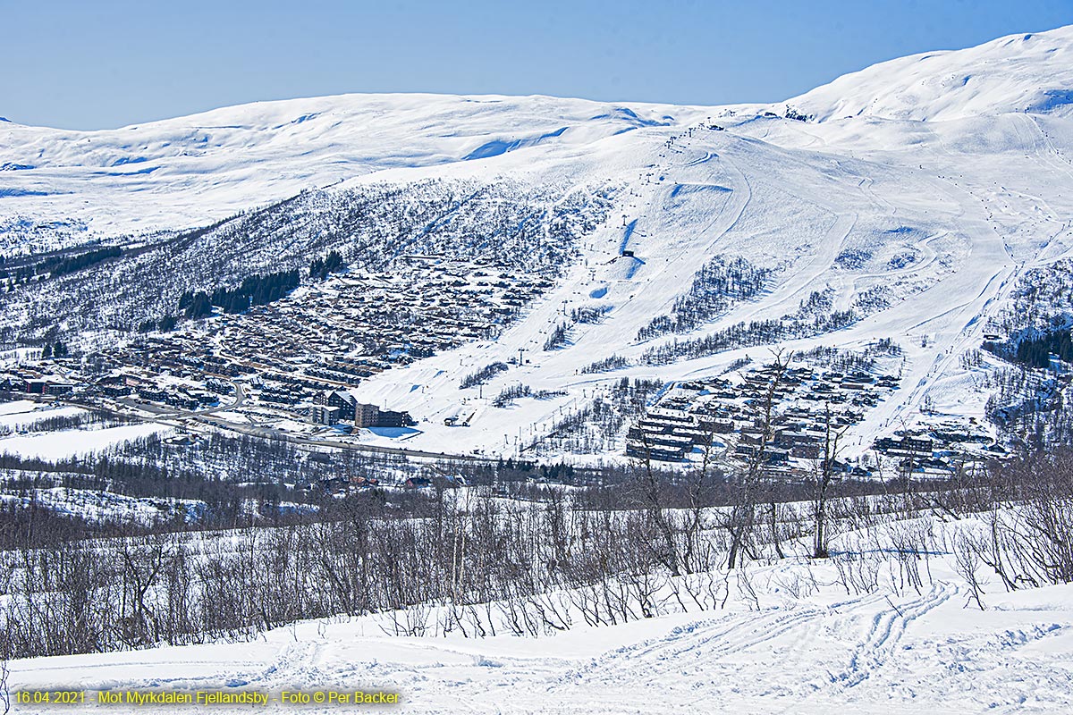 Mot Myrkdalen Fjellandsby