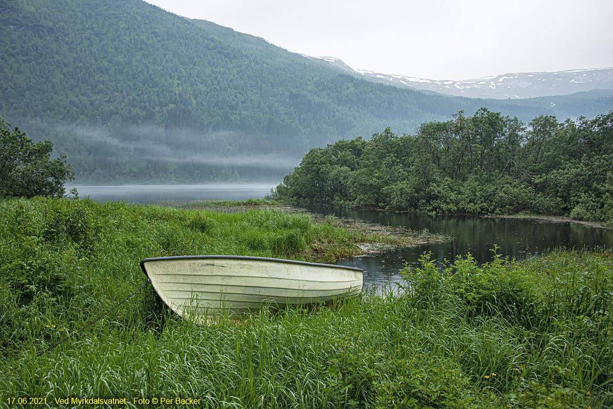 Ved Myrkdalsvatnet