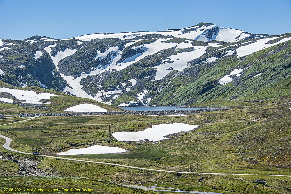 Mot Årebotnvatnet