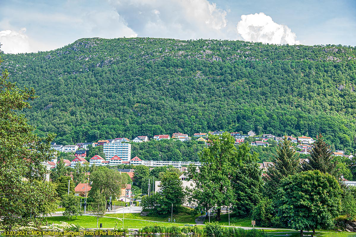 Mot Kolstien, Bergen