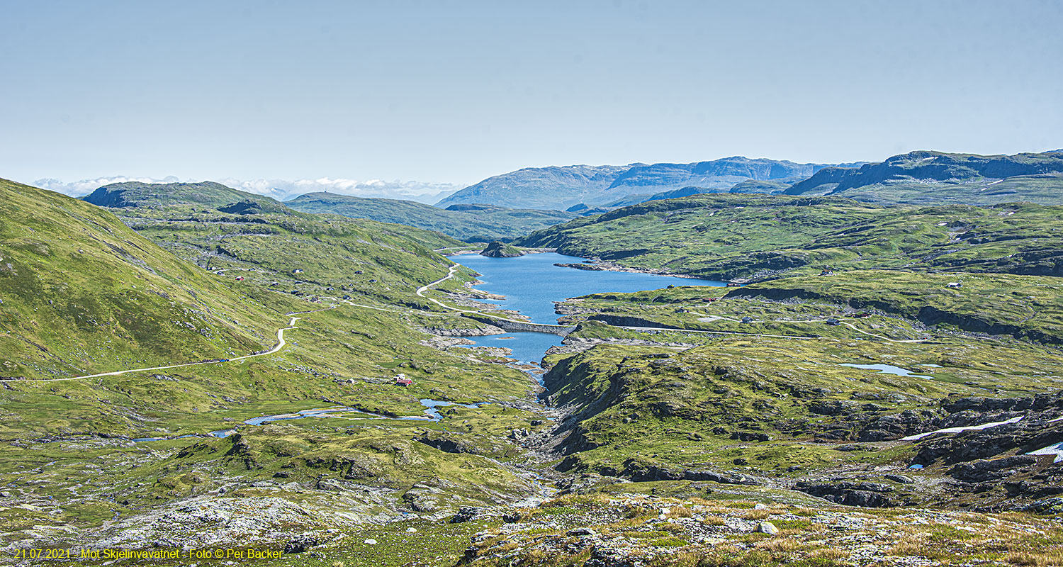 Mot Skjelingavatnet