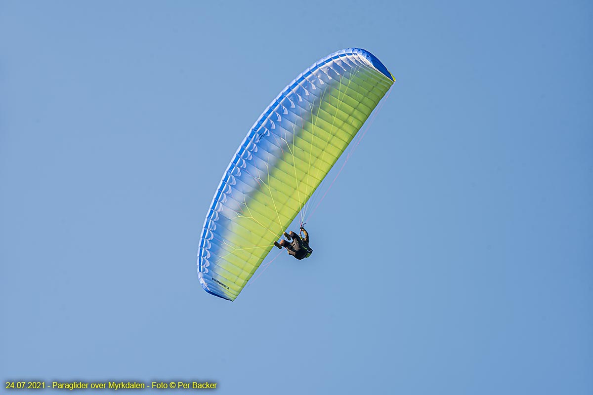 Paraglider over Myrkdalen