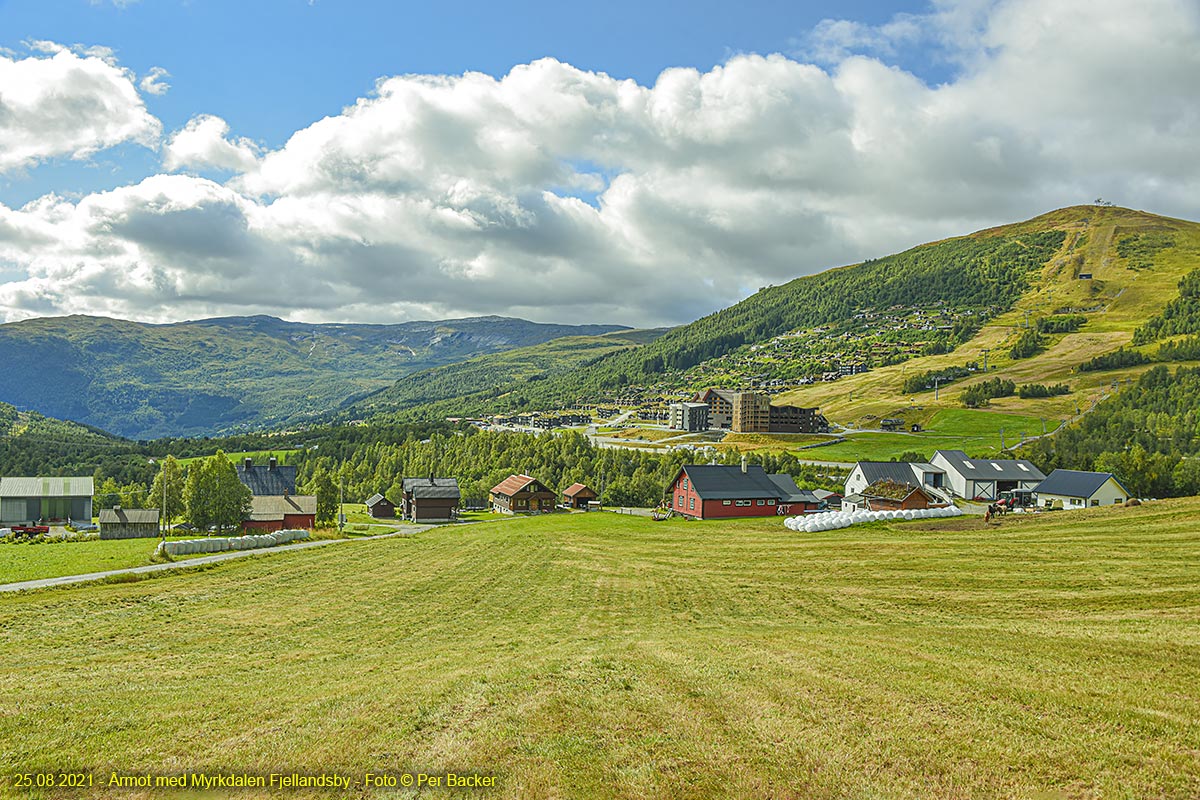 Årmot med Myrkdalen Fjellandsby