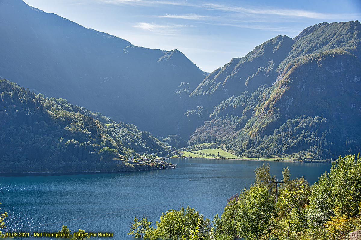 Mot Framfjorden
