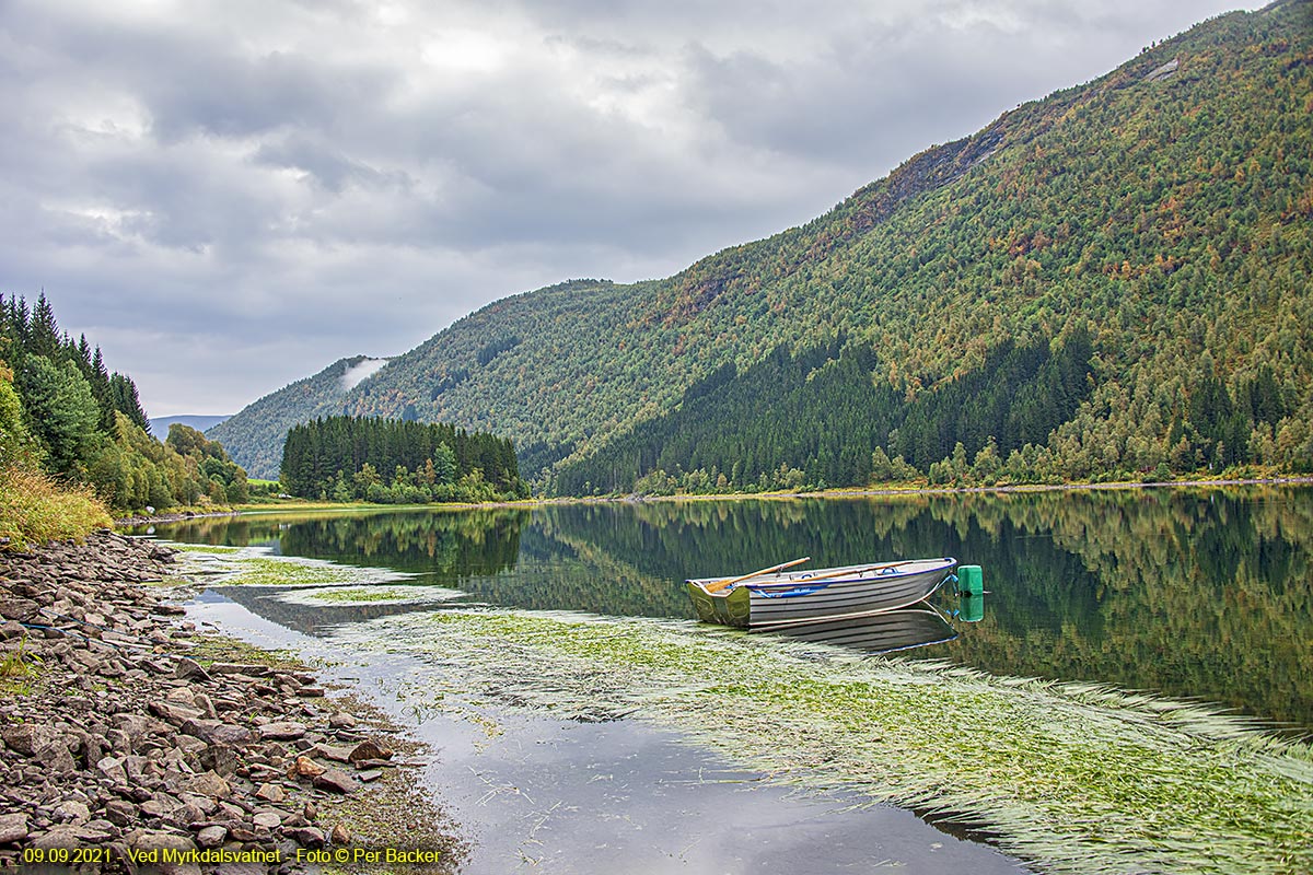 Ved Myrkdalsvatnet