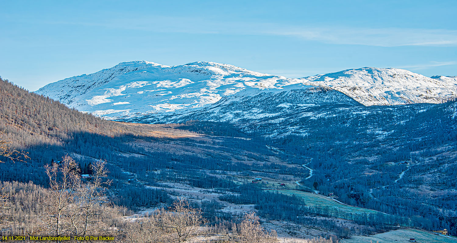 Mot Larsfonnfjellet