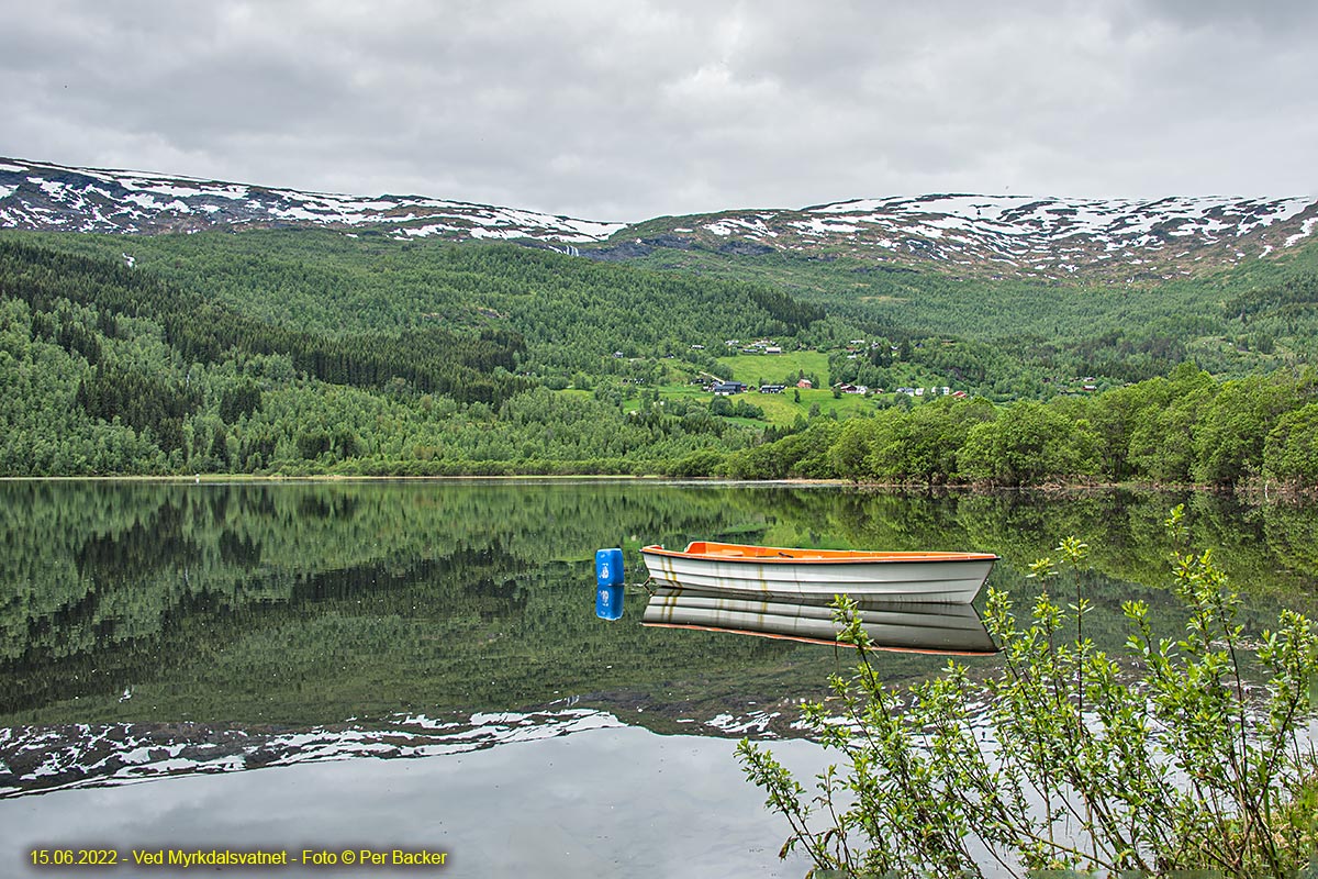 Ved Myrkdalsvatnet