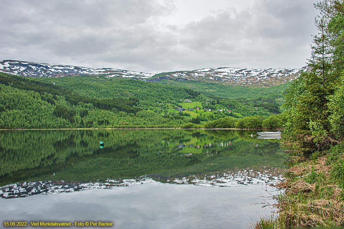 Ved Myrkdalsvatnet