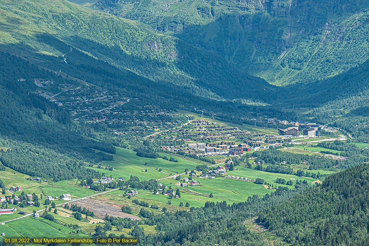 Mot Myrkdalen Fjellandsby