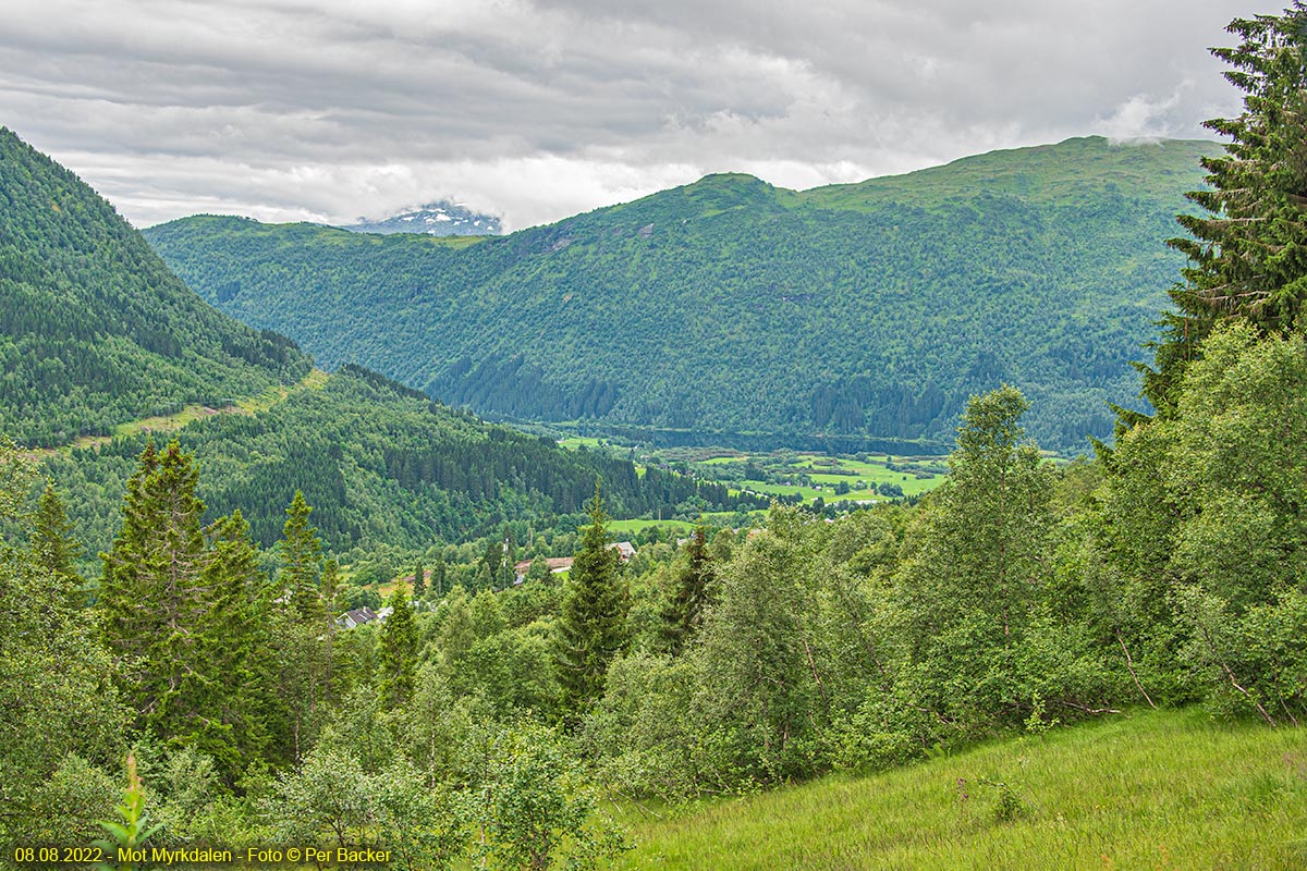 Mot Myrkdalen