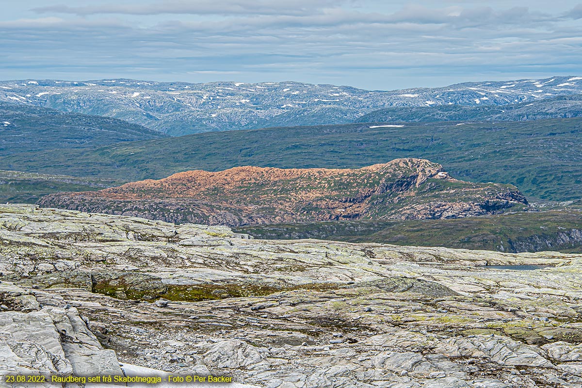 Raudberg sett frå Skabotneggja