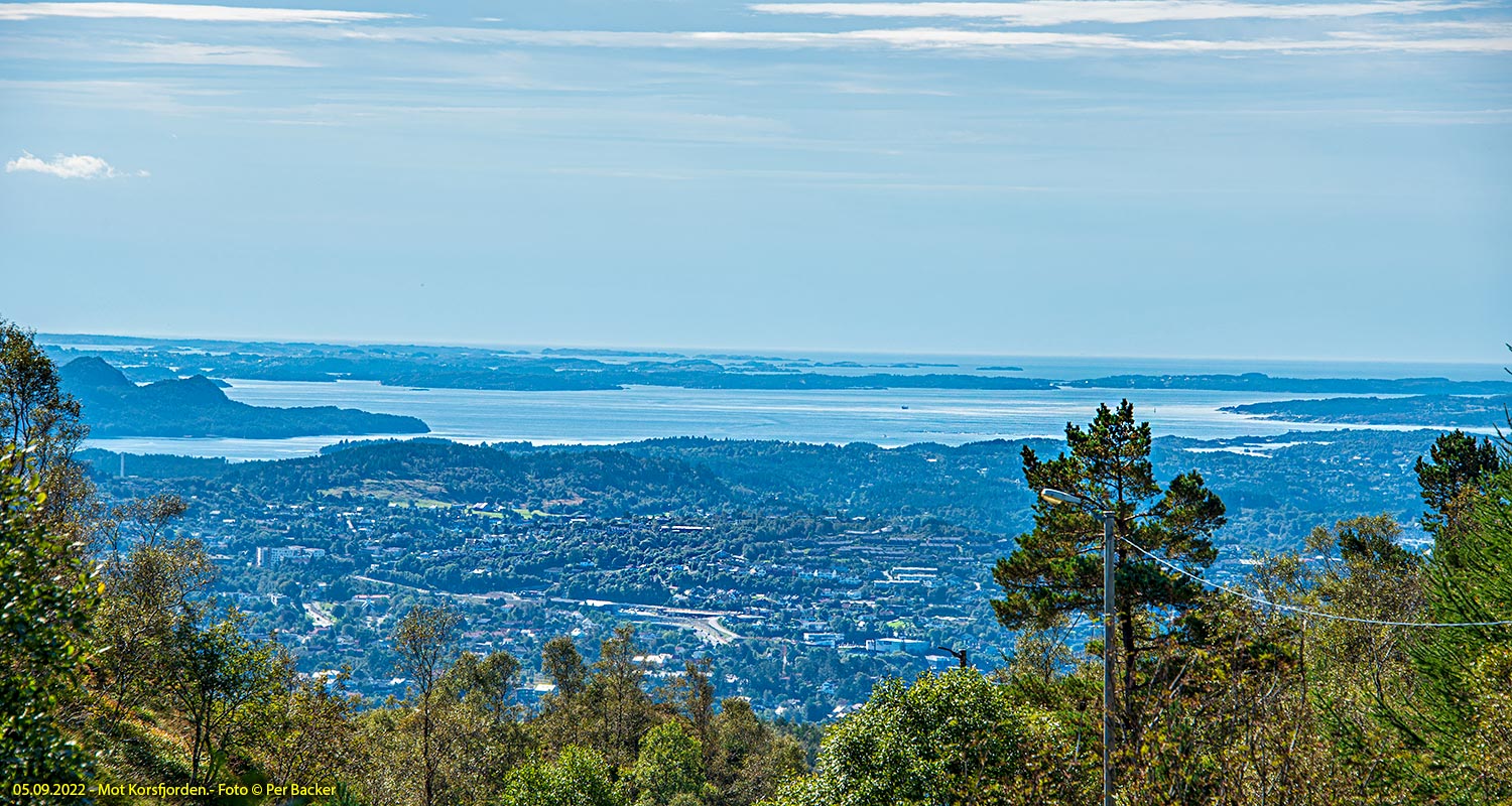 Mot Korsfjorden