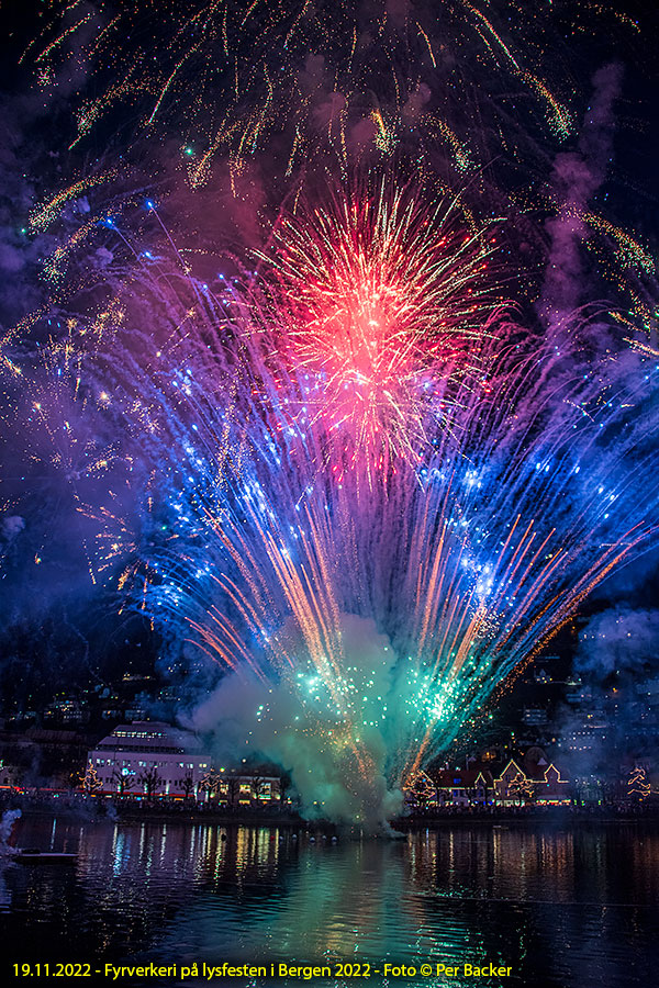 Fyrverkeri på lysfesten i Bergen 2022