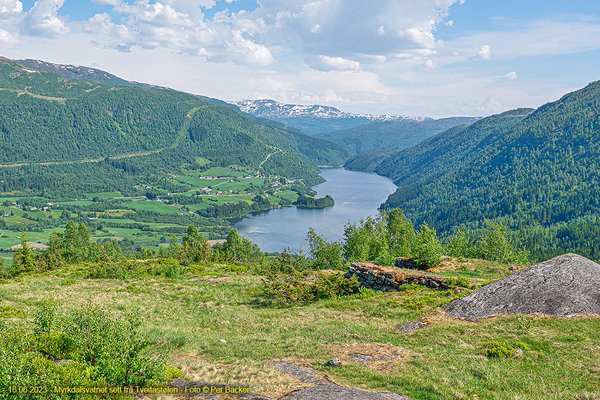 Myrkdalsvatnet sett frå Tveitastølen