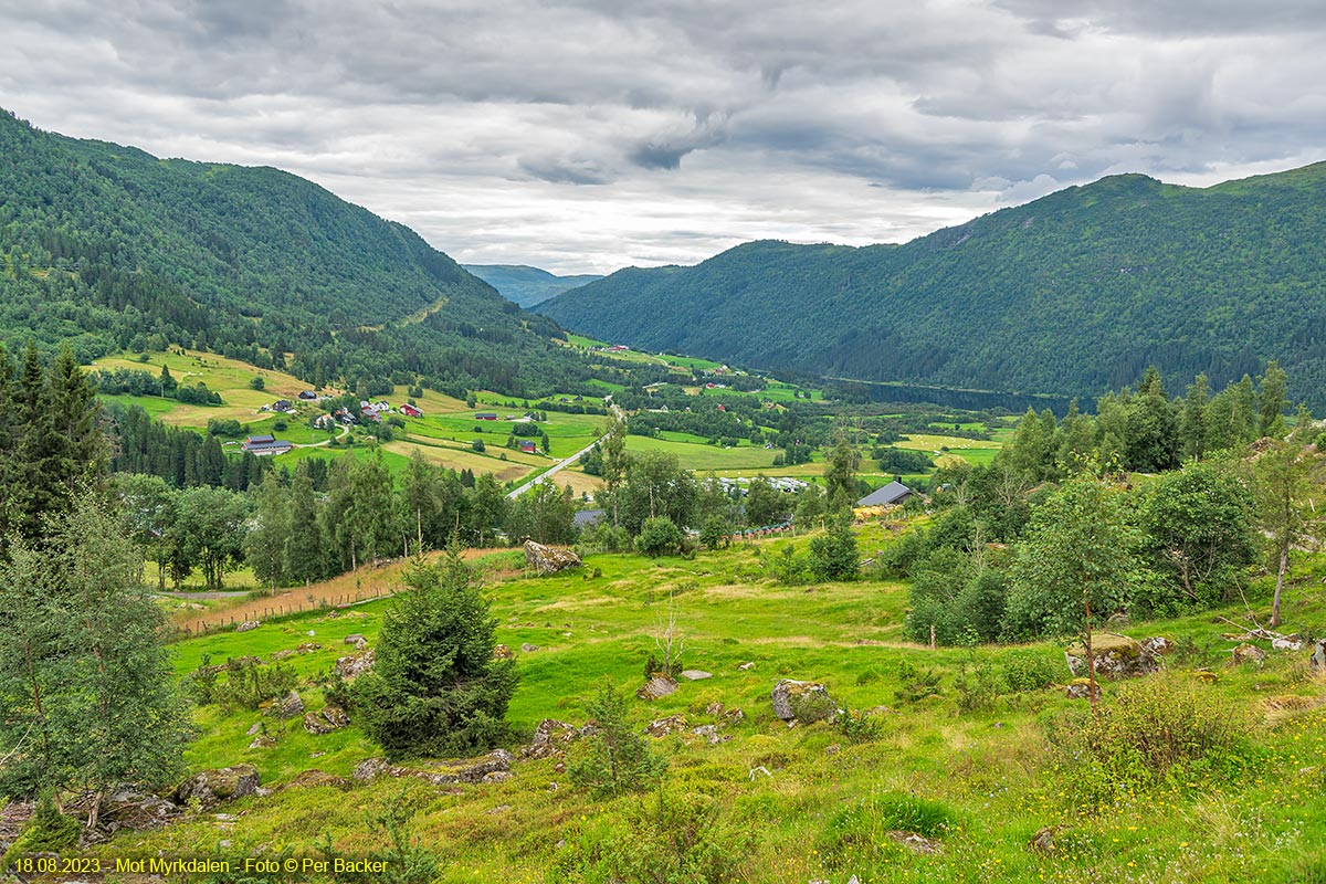 Mot Myrkdalen