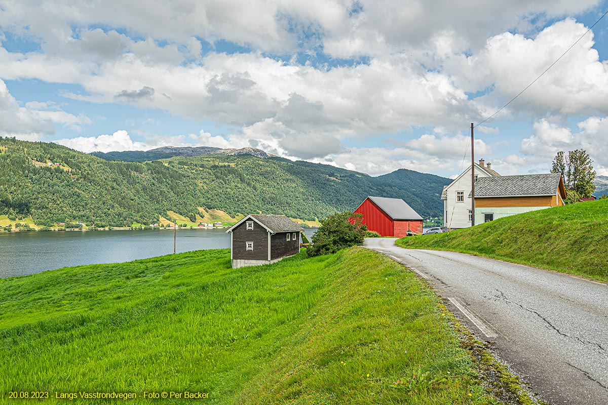 Langs Vasstrondvegen