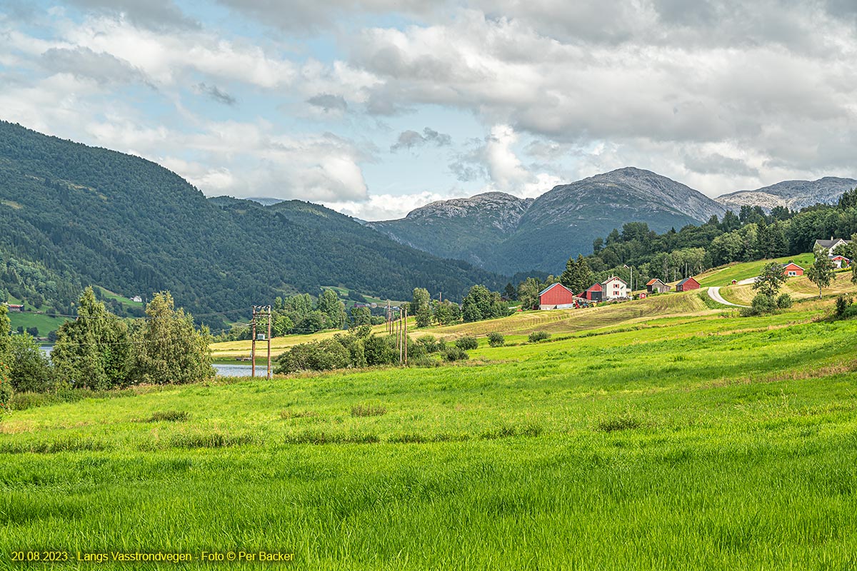 Langs Vasstrondvegen