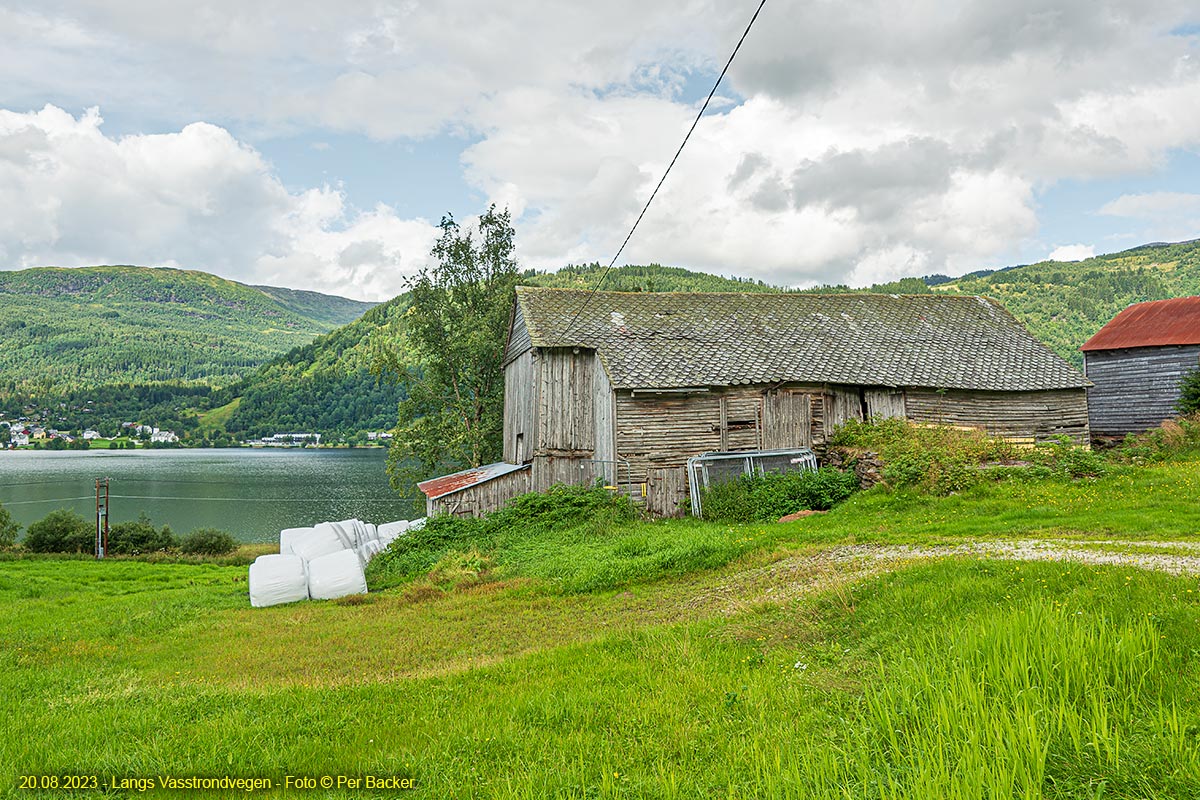 Langs Vasstrondvegen